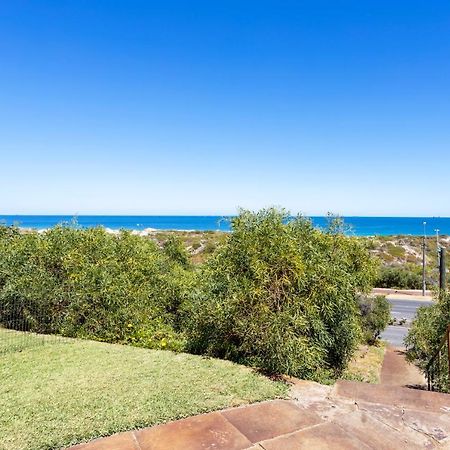 Scarborough Beachlife Apartment - Executive Escapes Perth Exterior photo